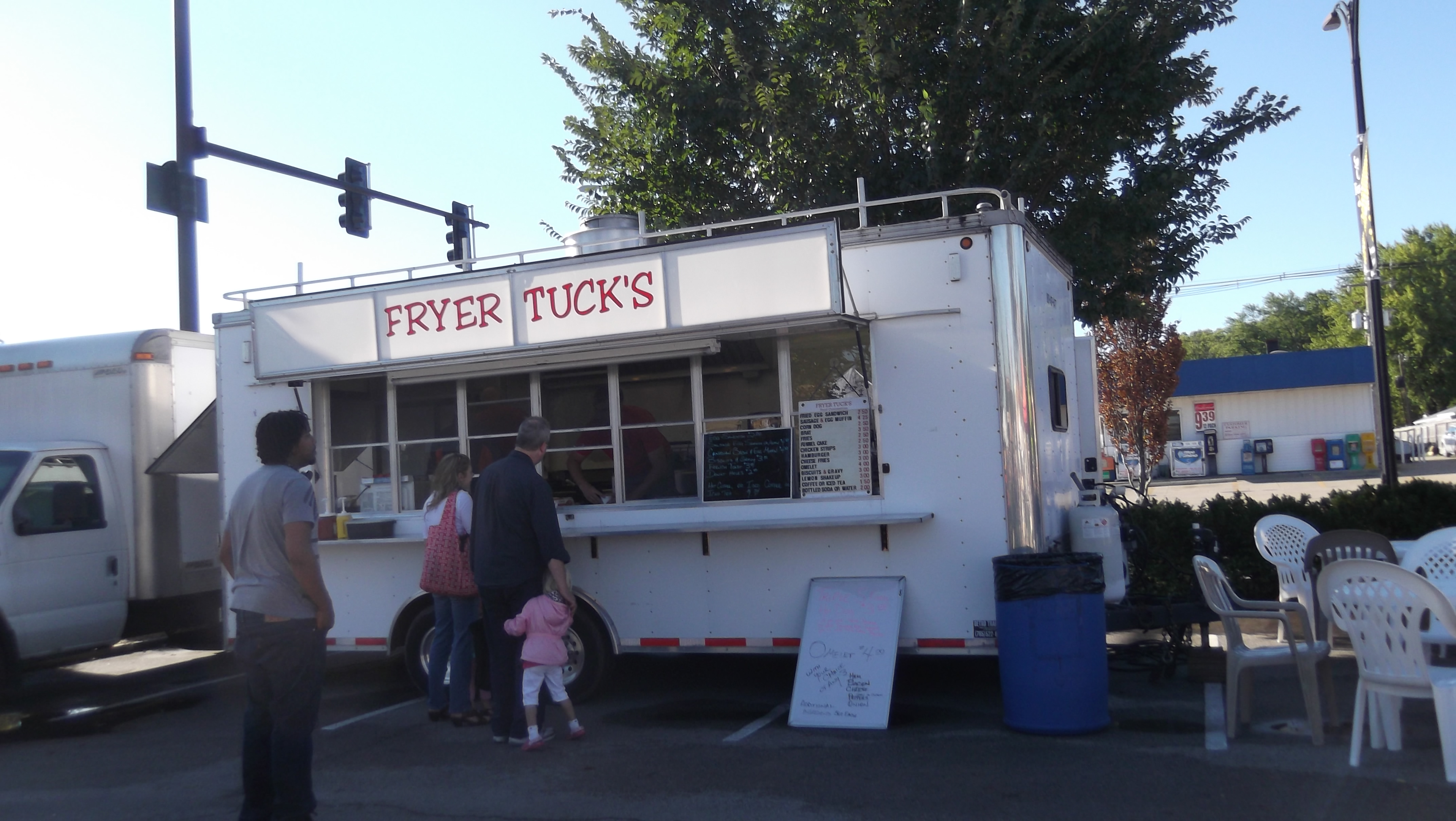 Information about "fryer_tucks.JPG" on fryer tuck's ChampaignUrbana